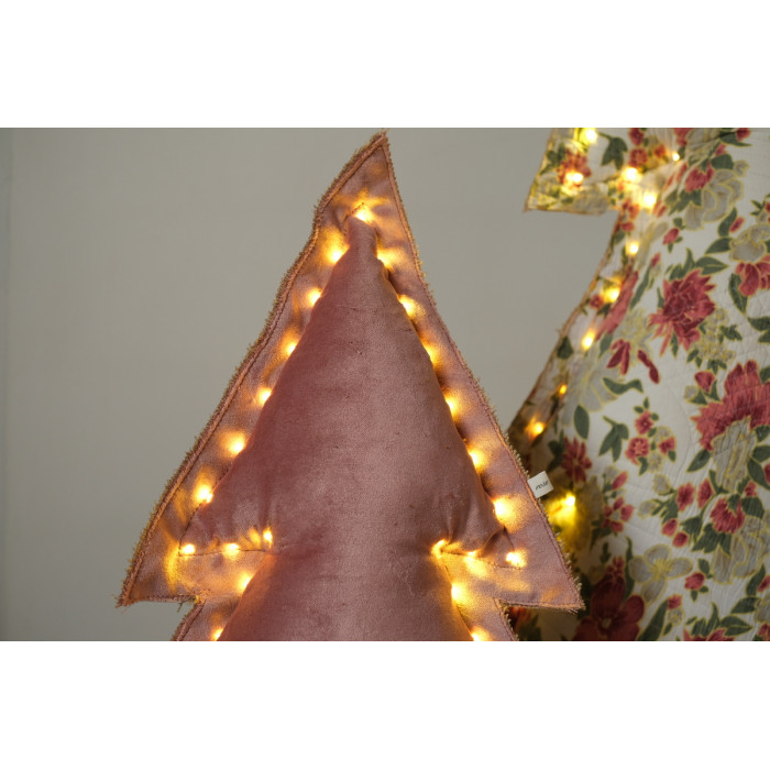 Les sapins lumineux roses