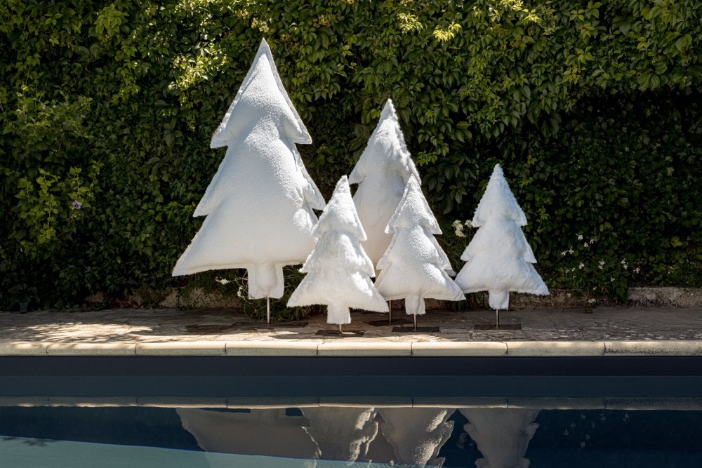 Les sapins lumineux blanc-beige