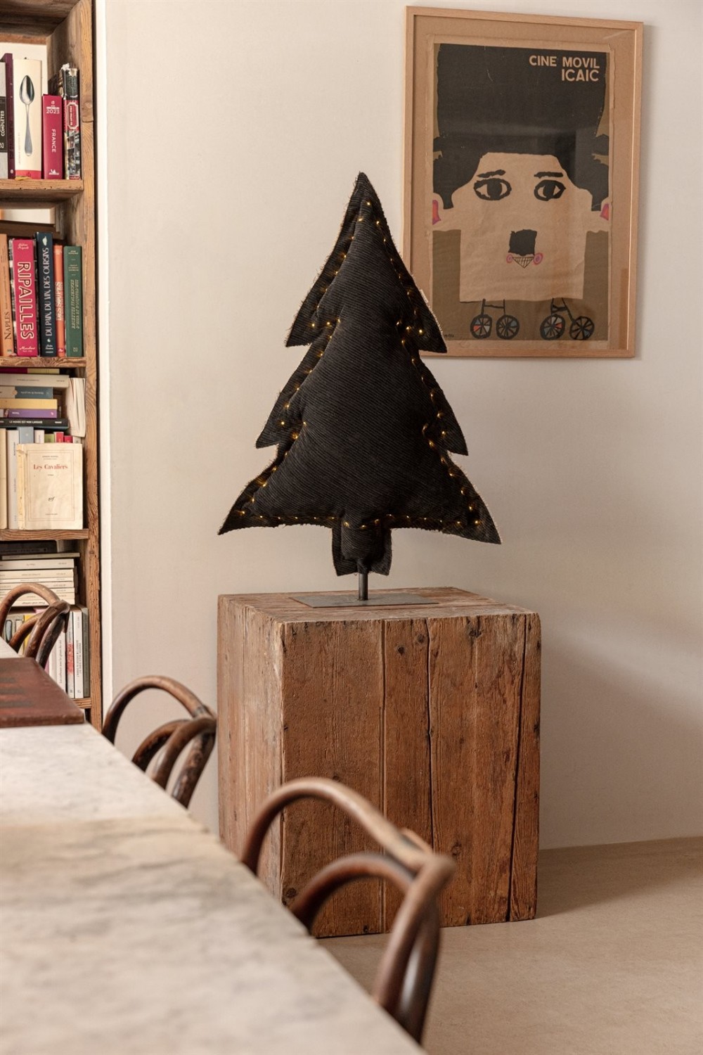 Les sapins lumineux noir-gris